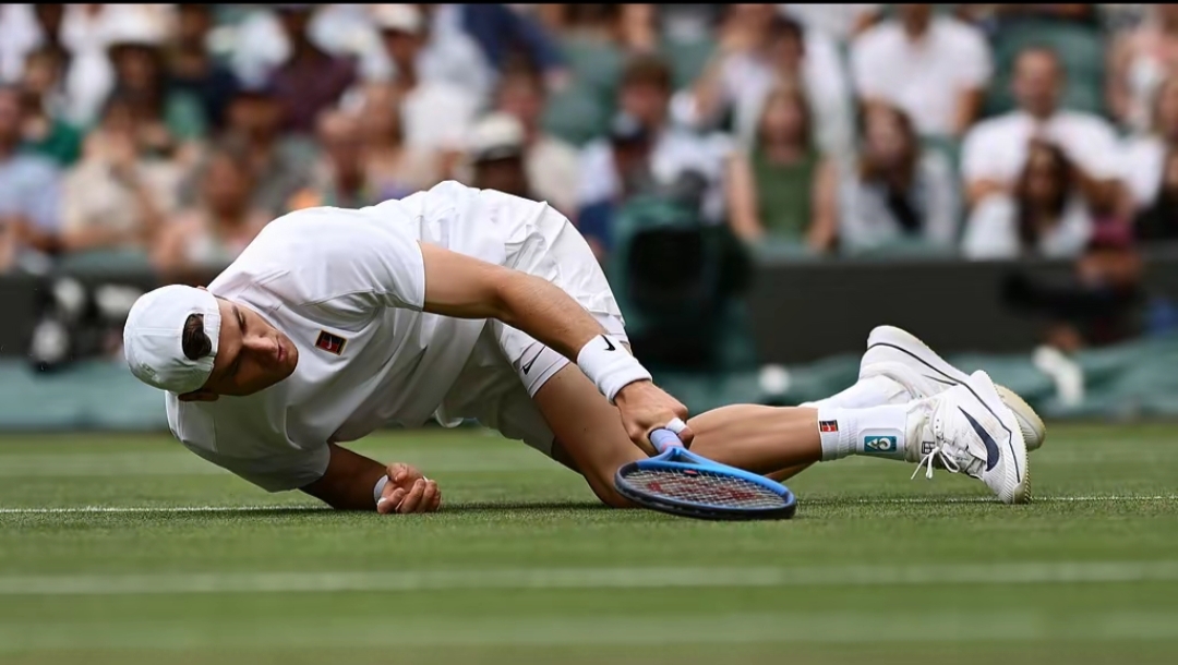 包含阿扎伦卡在IG比赛中险胜赛前巴塞罗那备战足总杯，德布劳内与30激战日本队分钟瞬间刷屏的词条开云体育网页版登录入口