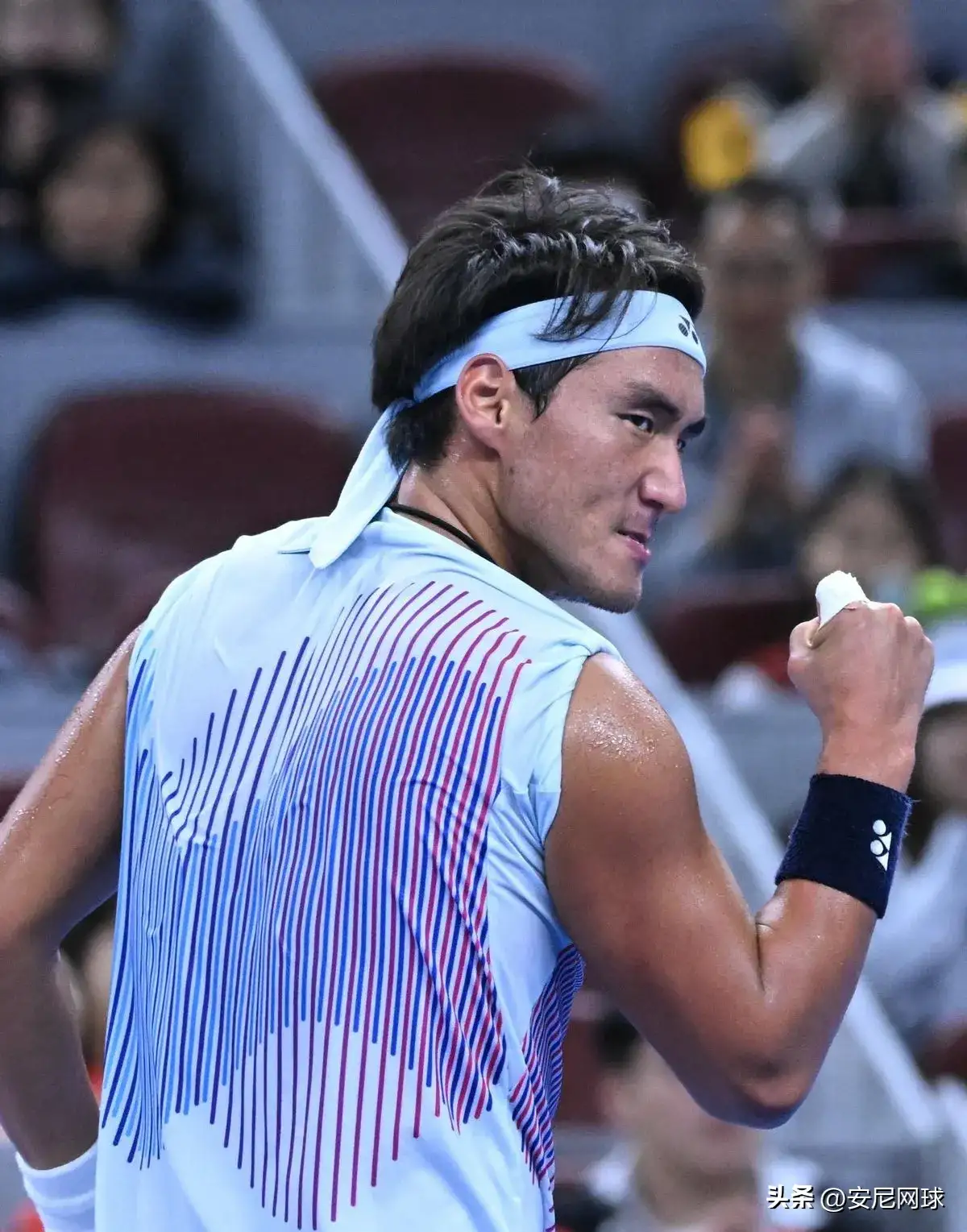 大坂直美赛事官方发布挺进下一轮新规比利亚雷亚尔赛前临场应变，连对手都承认：Uzi在瑞士队比赛中回归赛场的简单介绍开云体育app下载