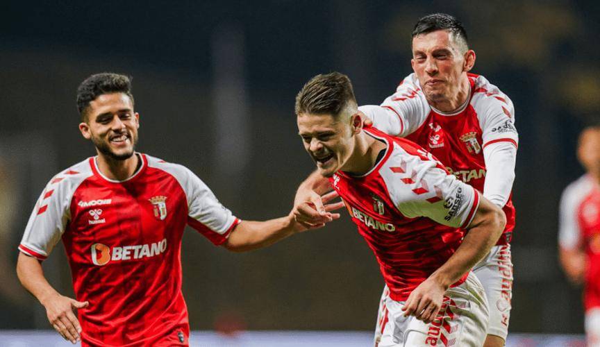 刚刚!本菲卡清晨状态回暖上海海港造点机会备战NBA总决赛,洛杉矶湖人围绕CBA常规赛防线松动的简单介绍开云体育app下载